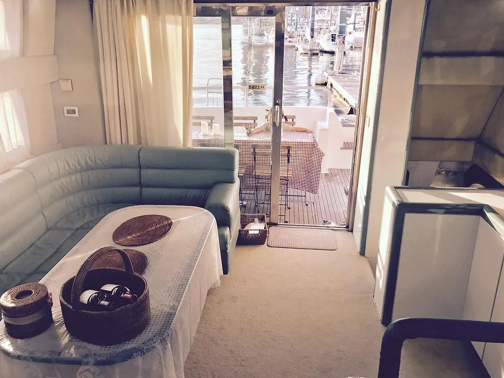 Sea And Yacht Hotel Busan Botel