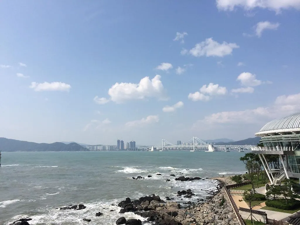 Sea And Yacht Hotel Busan Botel